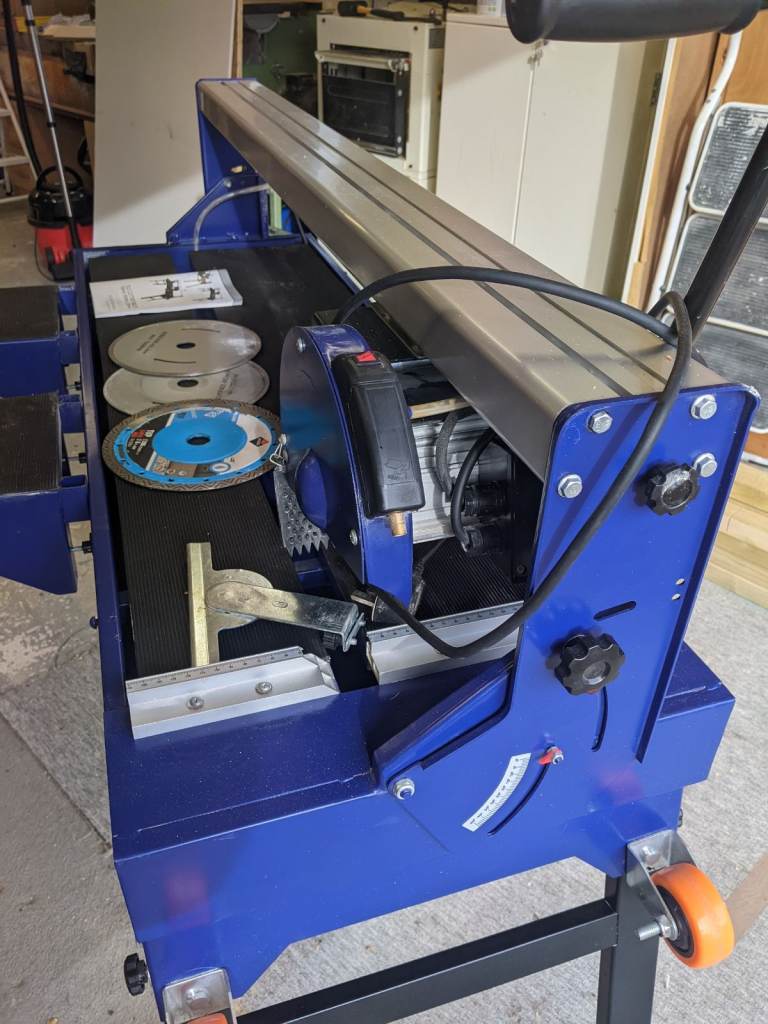 Tile cutter bench