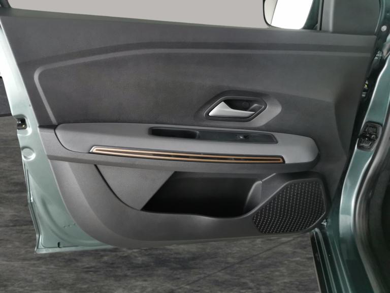 2024 Dacia Sandero Stepway 1.0 TCe EXTREME Hatchback 5dr Petrol Manual Euro 6 (s/s) (90 ps) - BLI...