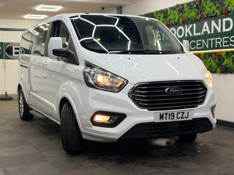 Ford Tourneo Custom 310 TITANIUM [STUNNING EXAMPLE]