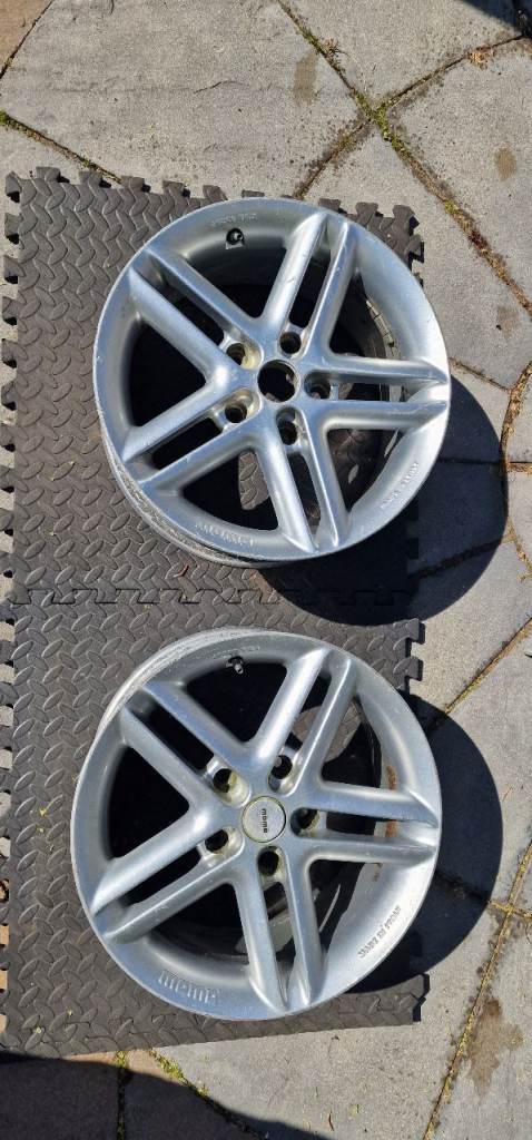 Momo Arrow 5x120 (1 damaged)