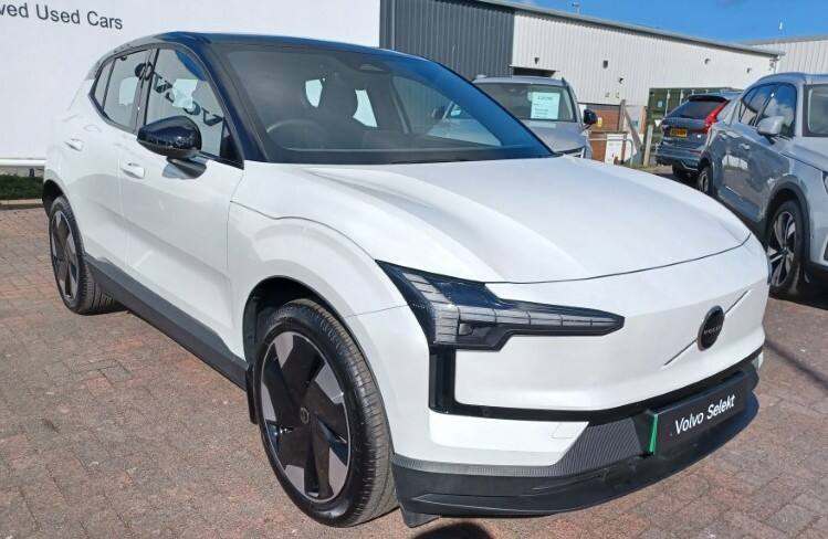 VOLVO EX30 200kW SM Extended Range Plus 69kWh 5dr Auto