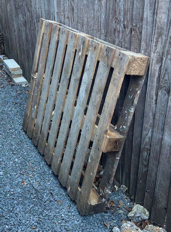 FREE - 4 Wooden Pallets - Free to pick up from North Finchley