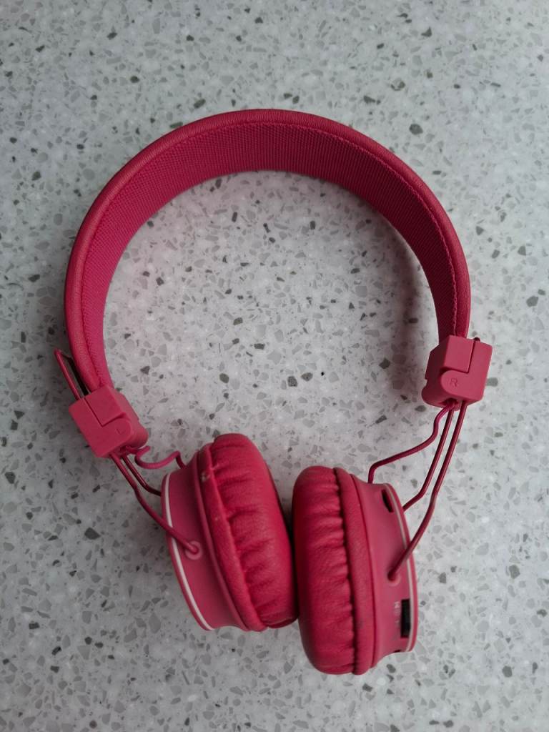 Kids wireless headphones pink