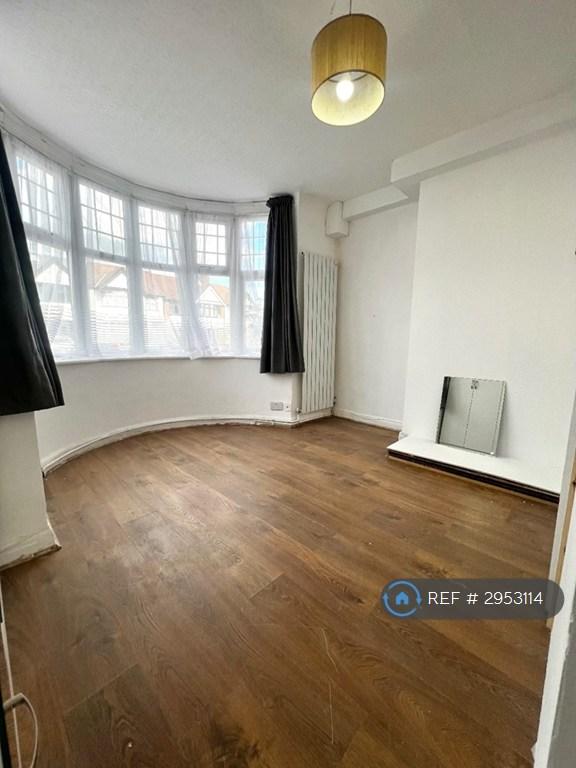 Studio flat in Radcliffe Road, Harrow, HA3 (#2953114)