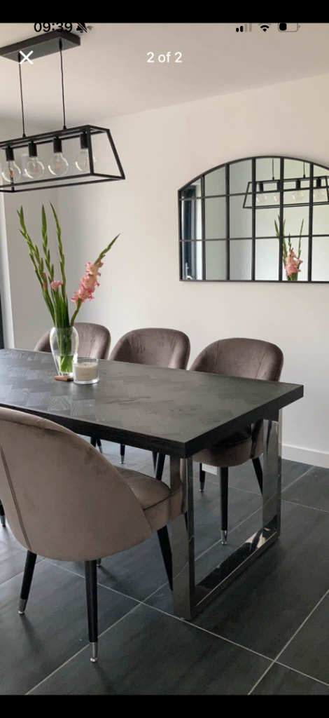 Modern Black Dining Table with 6 Grey Velvet Chairs