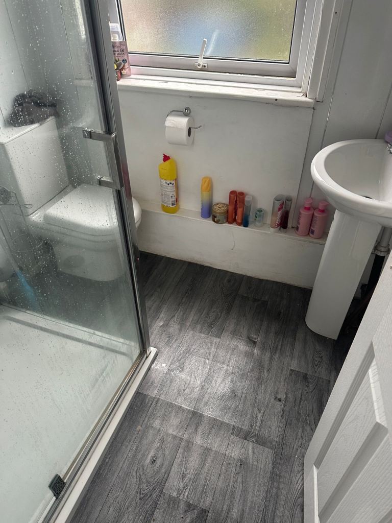 Room to rent in popular area in Teesville 