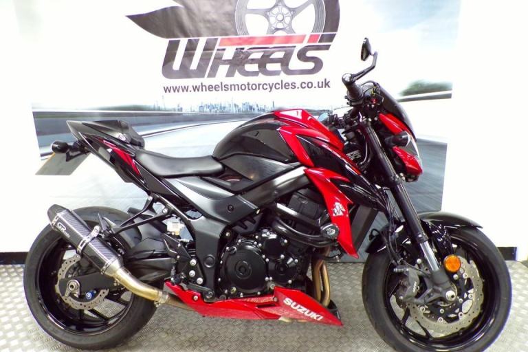 2018 SUZUKI GSX-S750 WITH ONLY 5542 MILES FROM NEW
