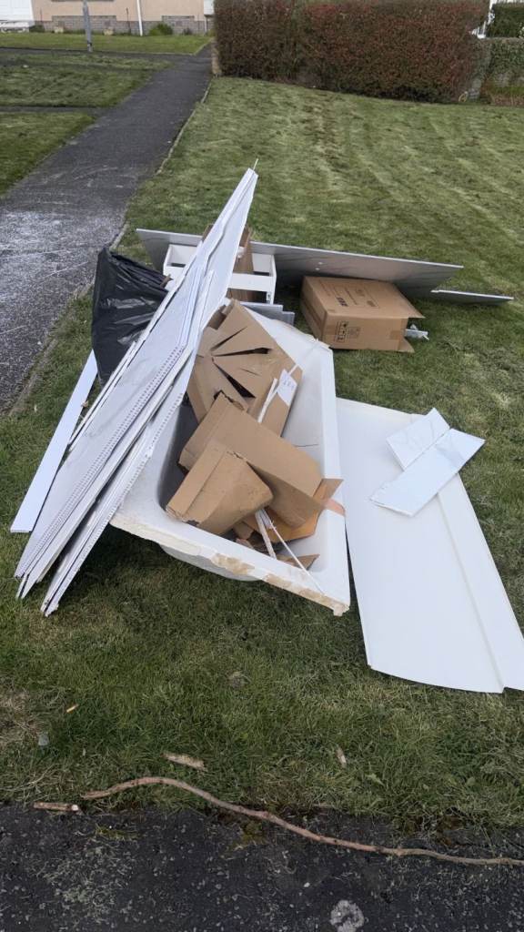 RELIABLE RUBBISH REMOVAL - HOUSE/GARAGE/GARDEN CLEARANCE - BINS EMPTIED - COUCH/MATTRESS UPLIFT