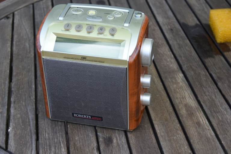 Roberts R9943 radio