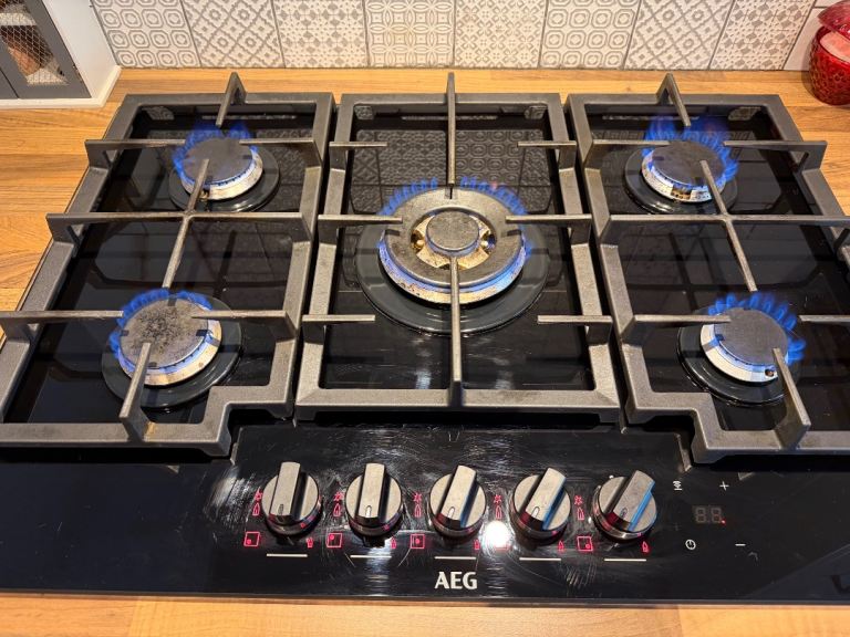 AEG 75cm 5 Burner Gas Hob – HKB75540NB