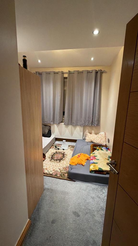 Sharing accommodation 