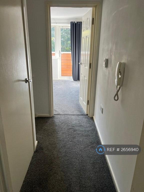2 bedroom flat in Teesdale Court, Nottingham, NG5 (2 bed) (#2656940)