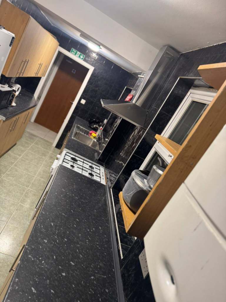 HMO DOUBLE ROOMS AVAILABLE Thornhill Rd B11 3LL - TO UC DSS CLAIMANTS - CONTACT FOR INFORMATION