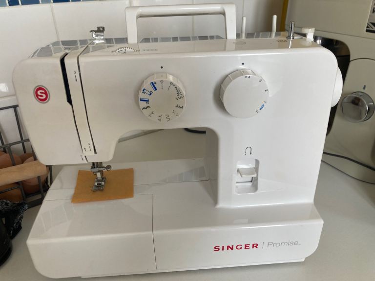 *REDUCED* Singer Promise 1409 sewing machine