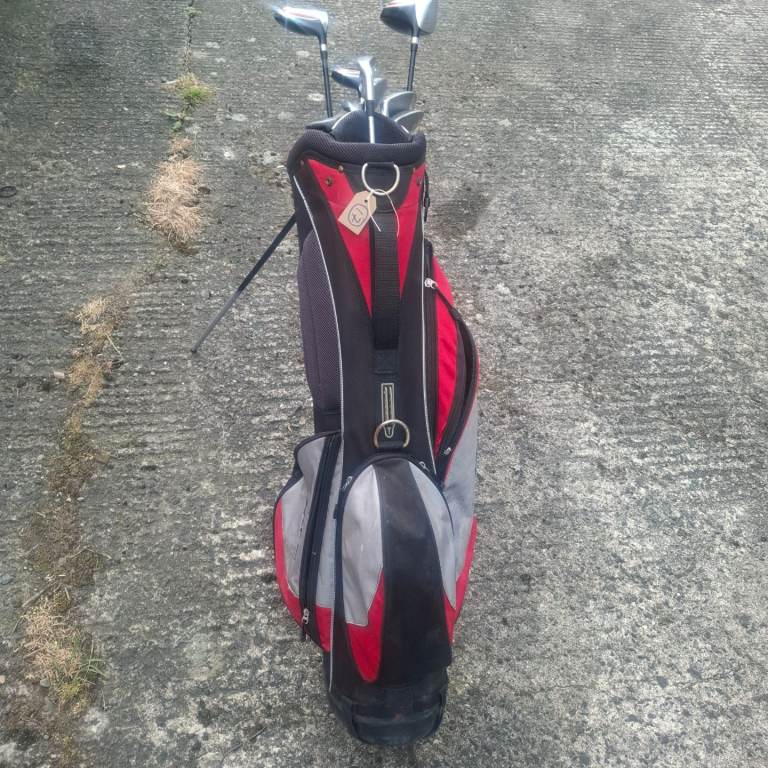 Max Fli golf bag and clubs