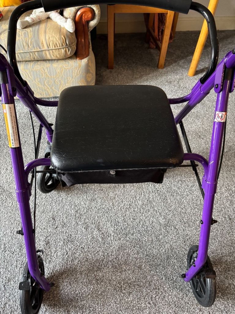 Rollator purple with storage 
