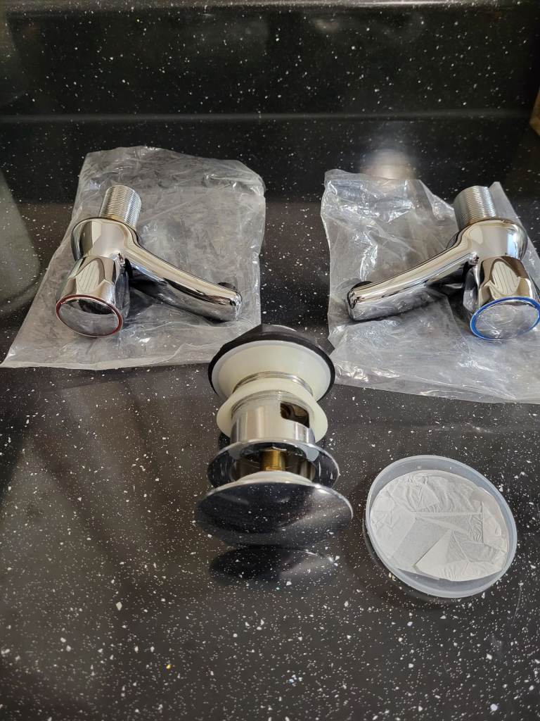image for Bath taps + push button waste plug