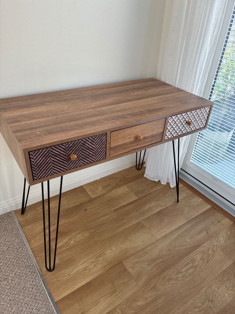 Desk with three drawers and hairpin legs