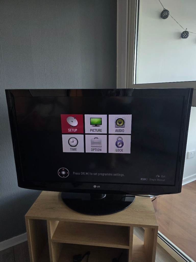 LG 42LH2000 42 Inch LCD TV – 42” Full HD Television with Remote