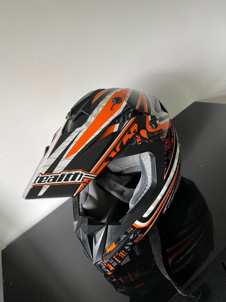 Motocross Helmet – Size Medium