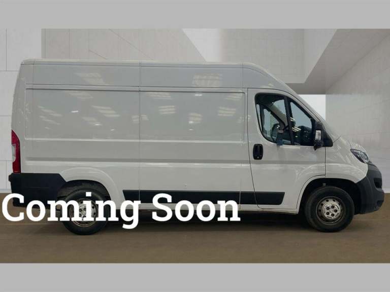 Peugeot Boxer 2.2 BlueHDi 335 Professional Premium + L2 H2 Euro 6 (s/s) 5dr Diesel Manual
