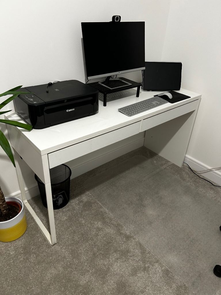 *FREE* IKEA Desk