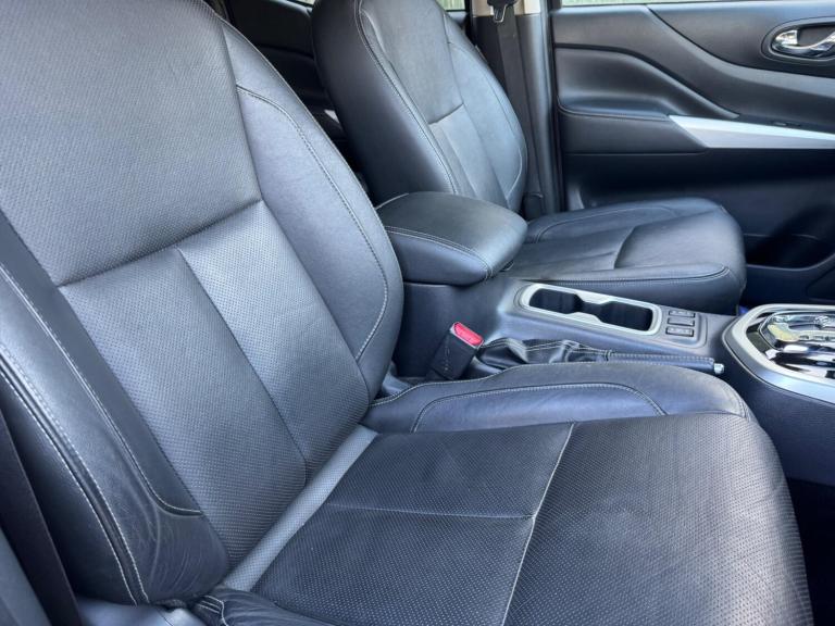  Nissan Navara 2.3 dCi Tekna Auto 4WD Euro 6 4dr Diesel Automatic