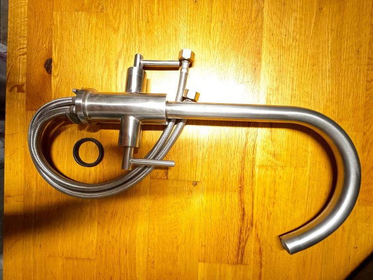 🧼 Modern Brushed Stainless Steel Kitchen Mixer Tap – Brand New, Never Used