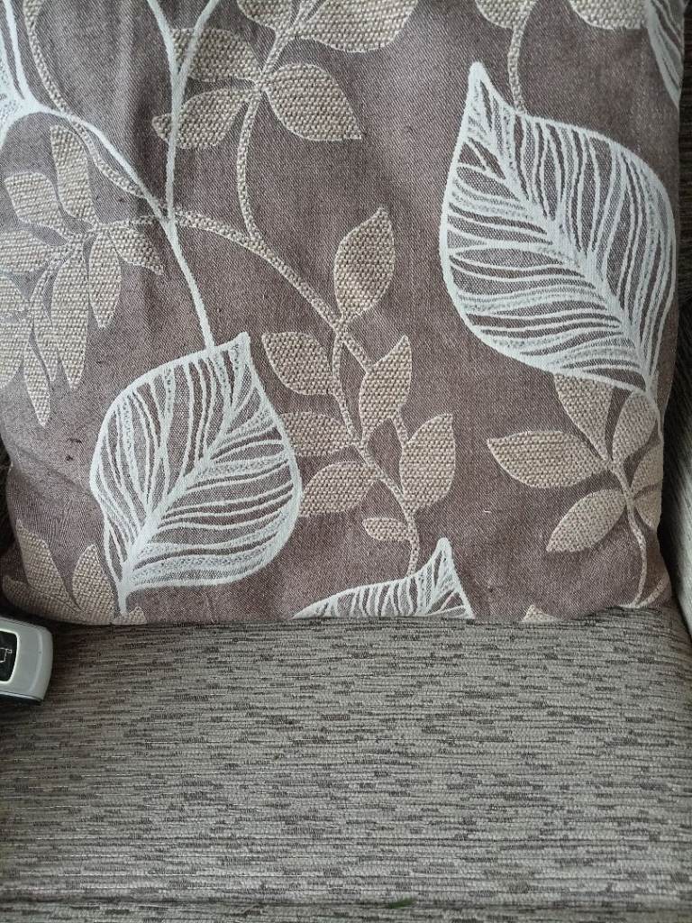 Brown Decorative Cushion with Leaf Pattern – Good Condition