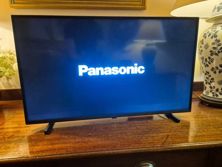 Panasonic 40" 4K LED Smart TV