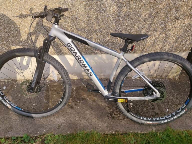 Boardman MHT 8.8 Silver medium frame Mountain bike 