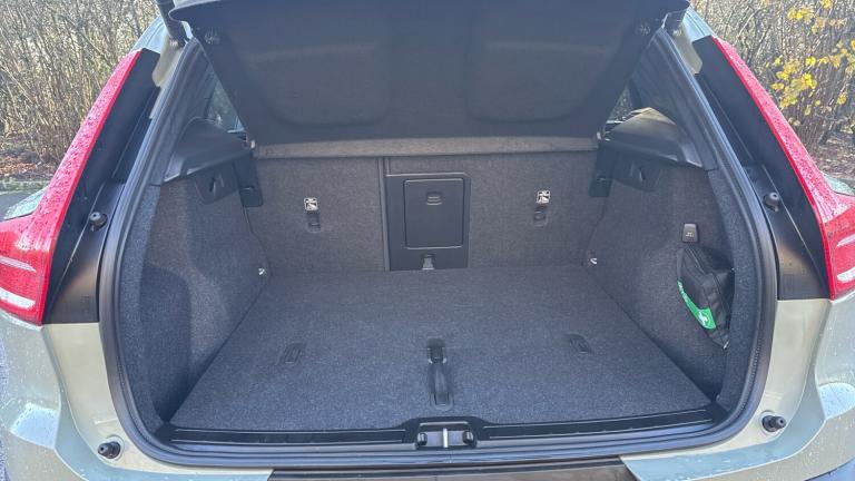 2025 Volvo XC40 2.0 B4P Ultra Dark 5dr Auto Petrol Estate Estate Petrol Automatic