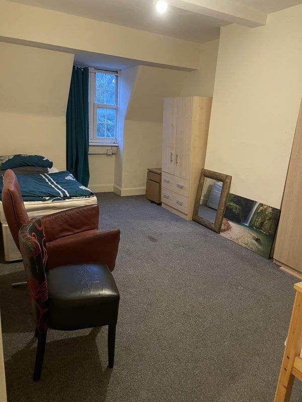 Room For Rent