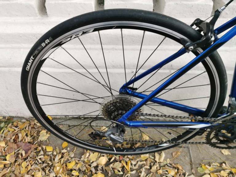 Giant Contend 2 road bike, fantastic condition