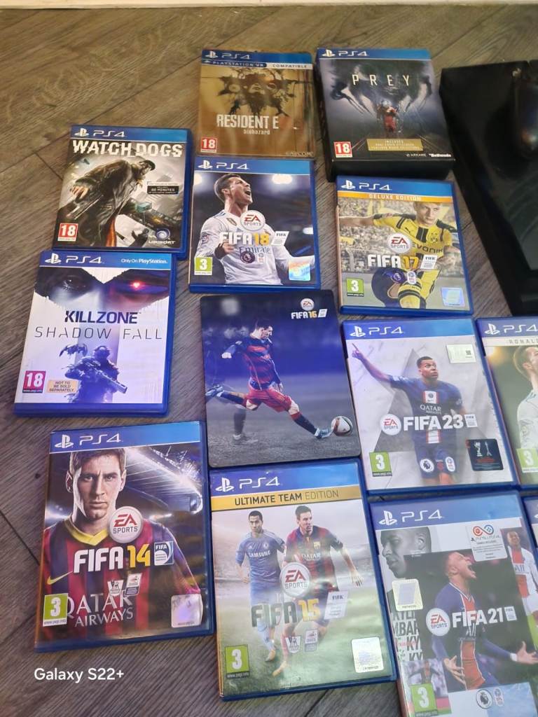 Ps4 with games n cables 
