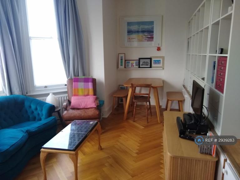 Studio flat in Ewell Road, Surbiton, KT6 (#2939283)