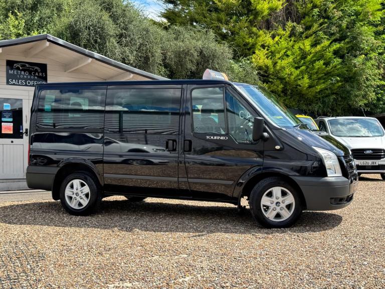 2009 Ford Transit Low Roof 8 Seater Limited TDCi 140ps MPV DIESEL Manual