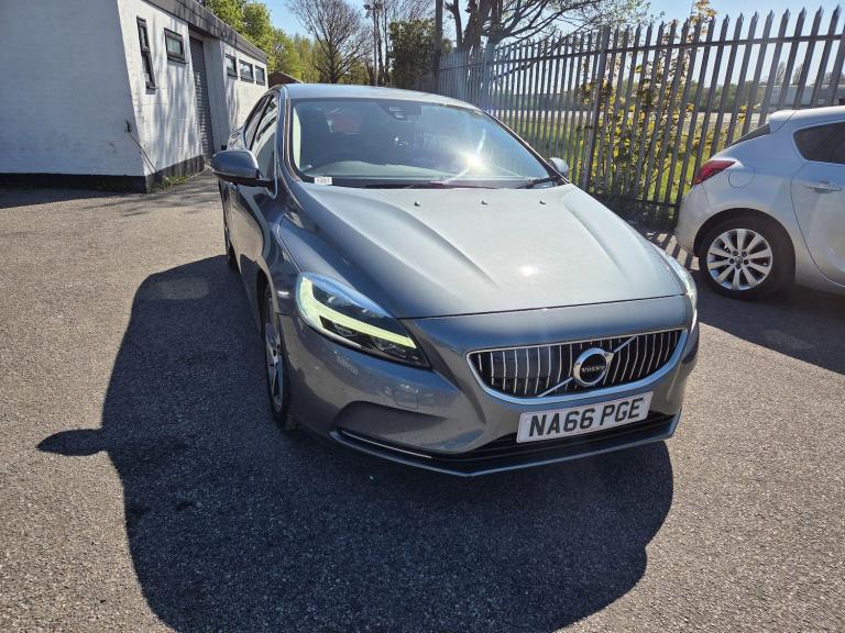 2016 Volvo V40 2.0 D2 Inscription Euro 6 (s/s) 5dr HATCHBACK Diesel Manual