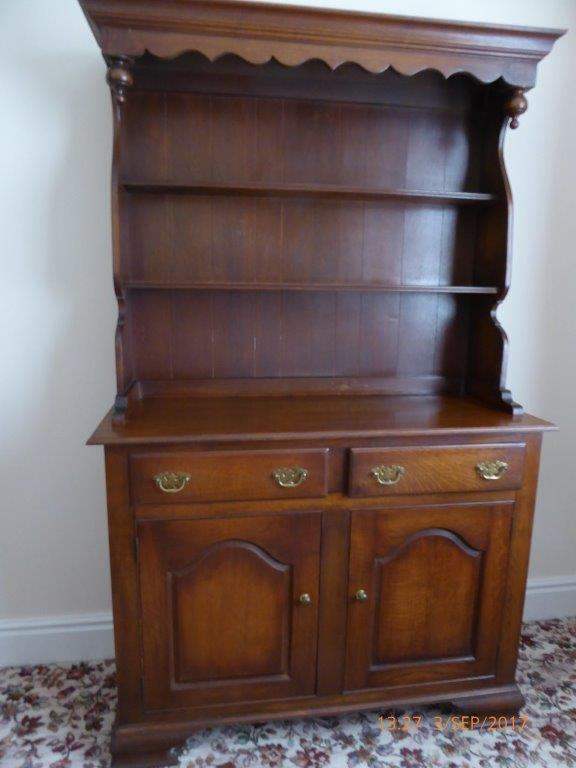 Beautiful Solid Wood Waring & Gillows Display Cabinet/Dresser - Excellent Condition