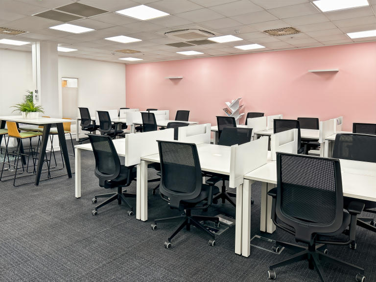 Belfast - BT28LA \ Desk Space Available in a Coworking Environment