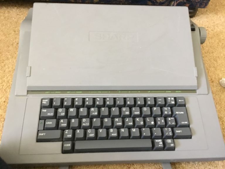 SHARPE RETRO TYPEWRITER