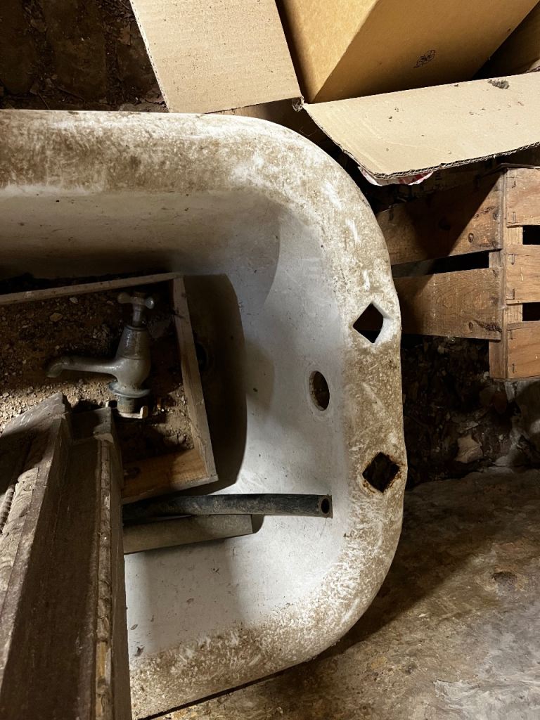 Cast iron bath