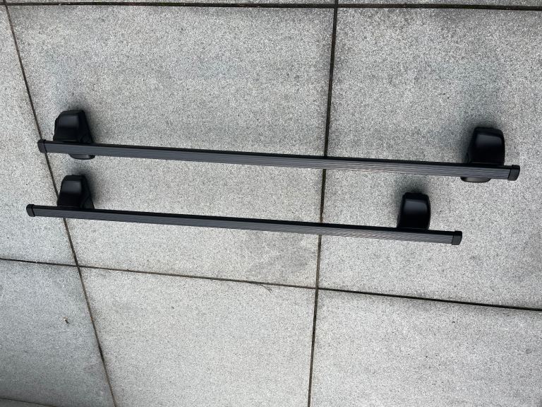 VW Passat Thule Roof Bars