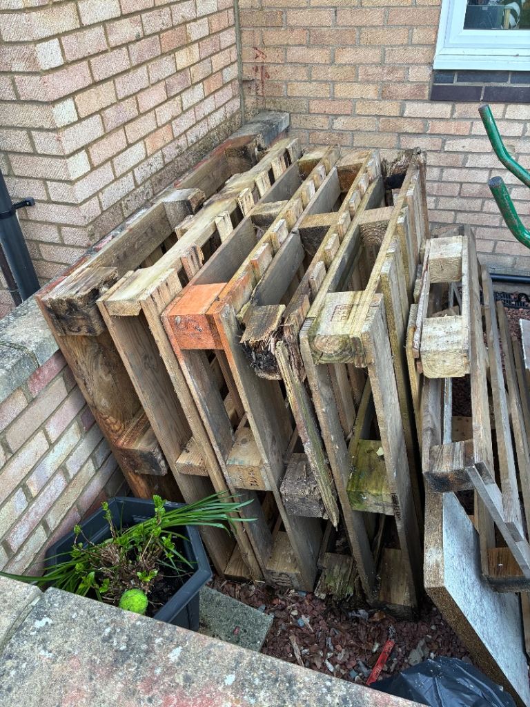 FREE Wood Pallets