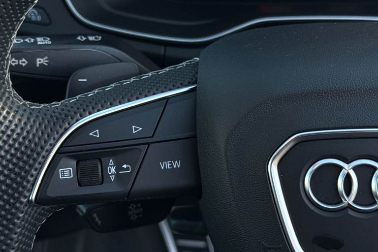 2022 Audi Q5 Edition 1 40 TDI quattro 204 PS S tronic SUV DIESEL Automatic