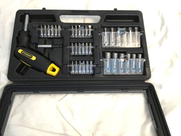 NEW Stanley Ratcheting Screwdriver Bit Set of 38 Pieces