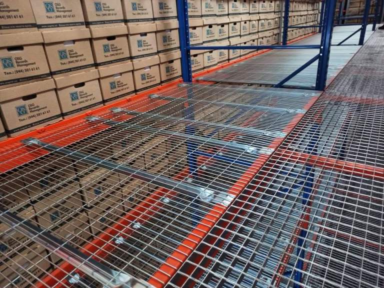 Premium New Mesh Decks – Perfect Warehouse Upgrade!