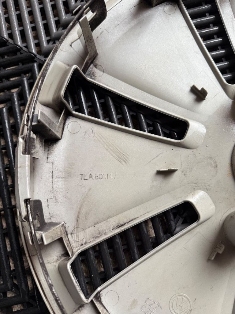 VW Transporter Wheel trim