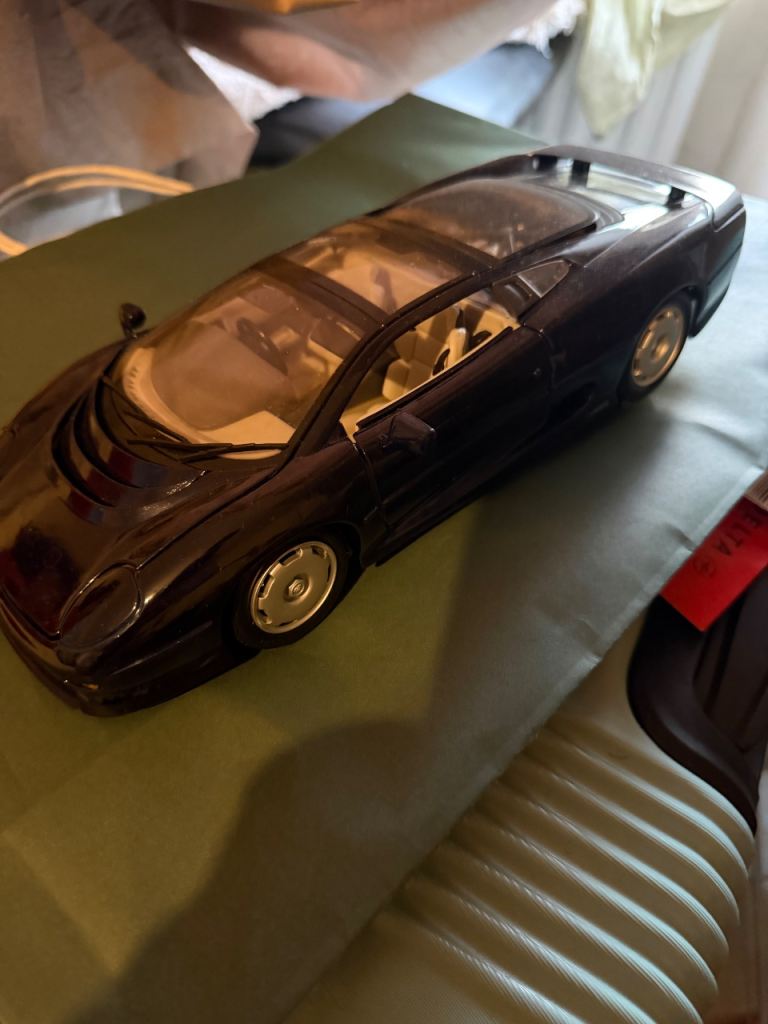 Blue jaguar xj220,1:18