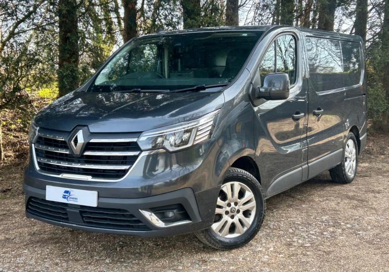 72(22) RENAULT TRAFIC Sport Plus SL28 SWB 2.0 dCi Blue Euro6 (150PS) FSH